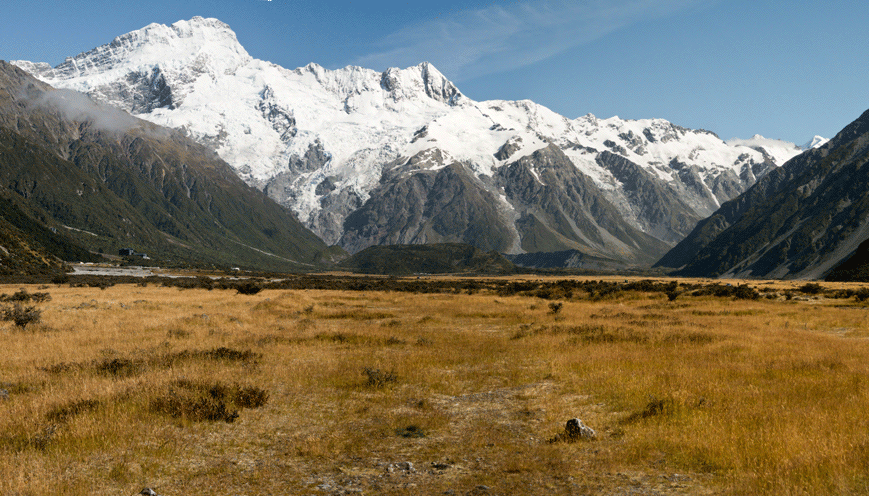 Mount Sefton (3151 Meter), links Mount Cook Village