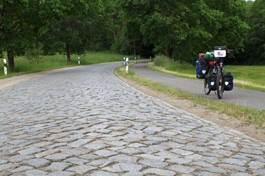 Kopfsteinpflaster in der Nähe des Granziner Sees