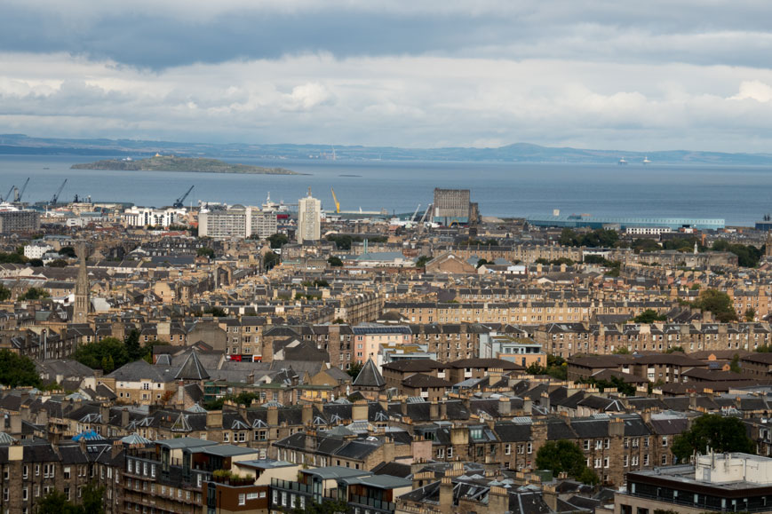 Norden von Edinburgh mit Hafen