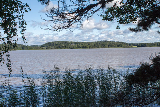 Meeresarm parallel zur Straße 1824 bei Salo, Finnland