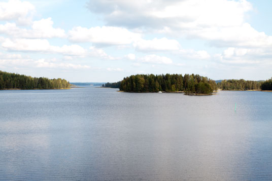 Seenlandschaft bei Mutikonselkä bei Leukoi, Finnland
