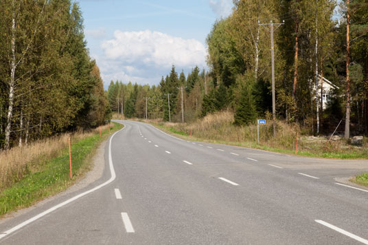 44 km hinter Joensuu auf der Straße 484, Finnland