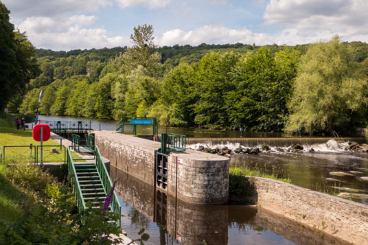 Canal de Nantes à Brest bei der Abbay de Bon-Repos