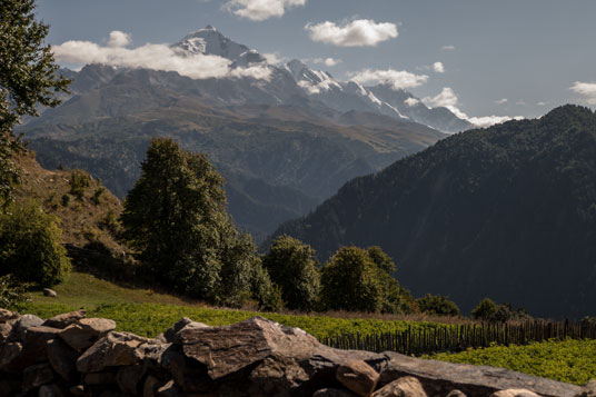 Blick von der Ortschaft Tsvirani