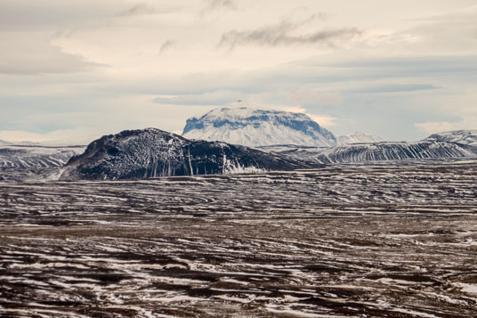 Bild: Blick von der 910 auf Herðubreið