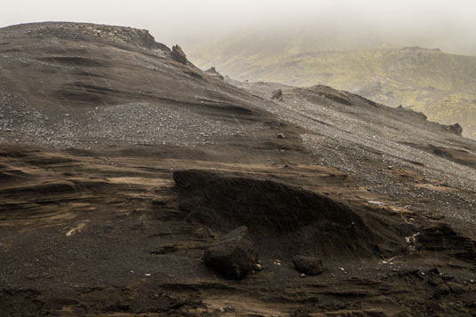 Ascheberge im Regen am Kleifarvatn