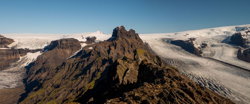 Blick vom Kristinartindar nach Norden in Richtung Vatnajökull, rechts der Skaftafellsjökull