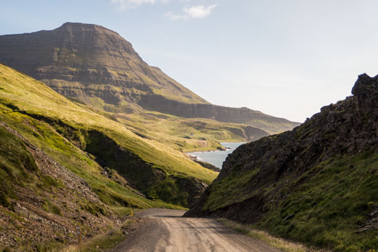 Piste 643 an der Nordseite des Reykjarfjörður