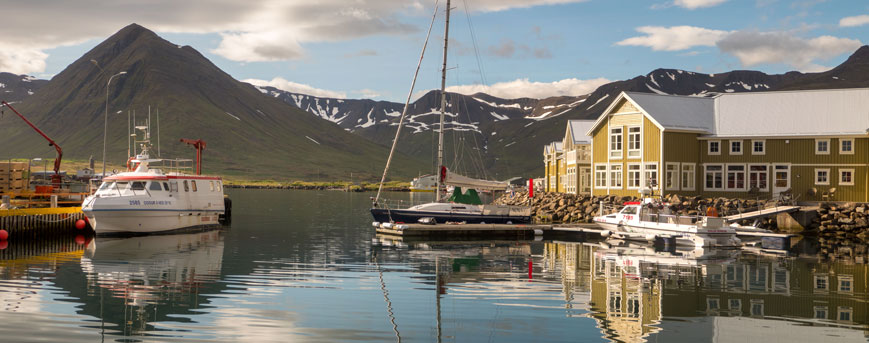 Bild: Hotel am Hafen von Siglufjörður
