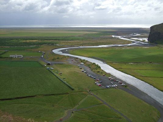 Campingplatz und Parkplatz am Skógafoss