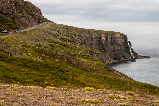 Bild: Anstieg der Straße 82 zum Tunnel zwischen Dalvik und Olafsfjörður