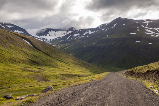 Bild: Anfahrt von Ólafsfjörður über die Straße 82 zum Pass Lágheiði (Alternativroute zur 76 nach Siglufjörður)