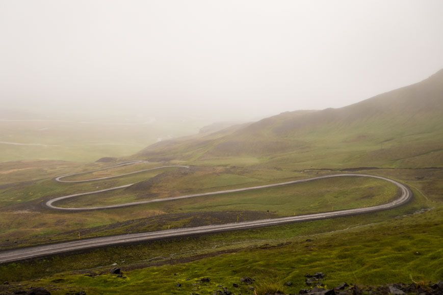 Südöstliche Rampe der 917 hinauf zur Hellisheiði