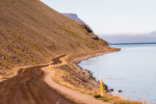 Straße 63 am Trostansfjörður