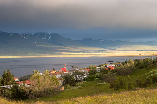 Blick vom Campingplatz auf Vopnafjörður