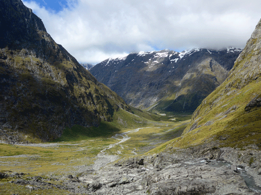 Blick zurück in das Gertrude Valley während des Aufstiegs zum Gertrude Saddle