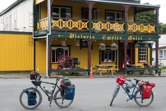 Historic Empire Hotel in Ross