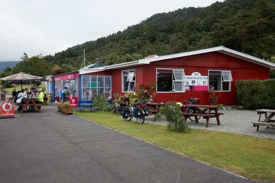 Pukeko Store & Café in Hari Hari