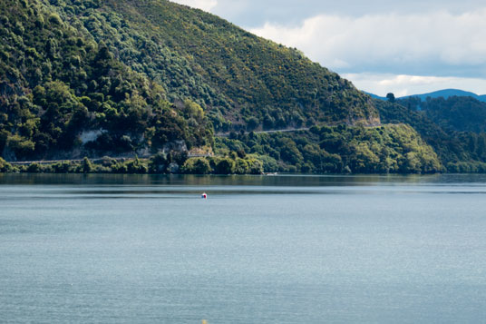 S1 entlang des Lake Taupo bei Hatepe