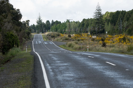 SH4 südlich des Ortes Nationalpark