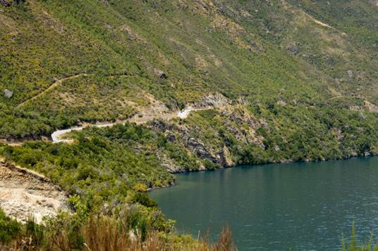 SH6 am Lake Wakatipu, 10 Kilometer südlich von Frankton