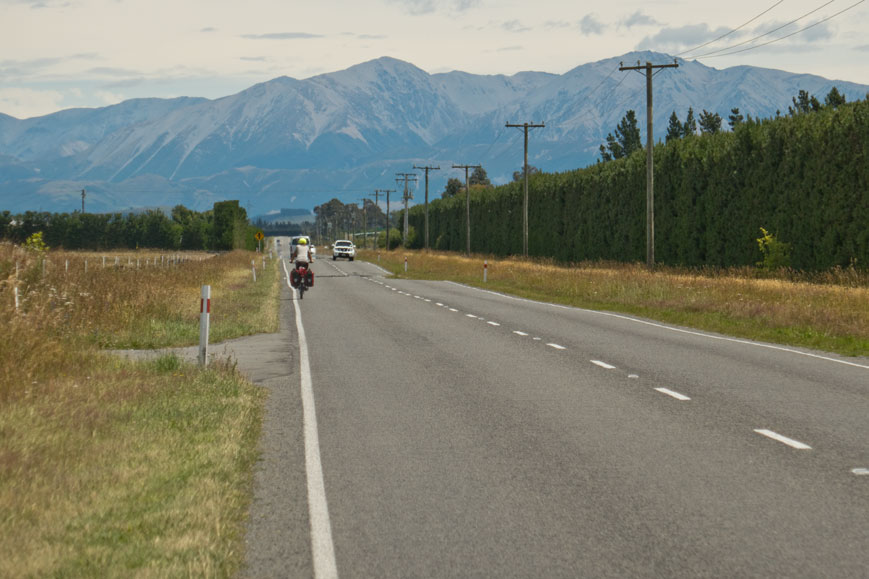 Inland Scenic Route SH72 mit Torlesse Range im Hintergrund