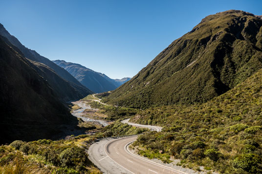 SH73 auf der Nordseite von Arthur's Pass kurz vor der Passhöhe