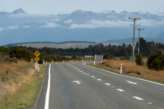 SH94 mit den Eyre Mountains