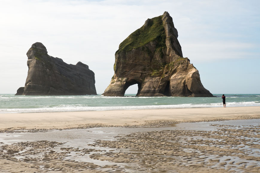 Archway Islands am Wharariki Beach