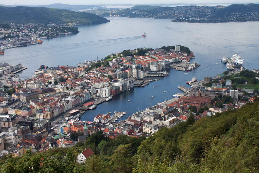 Blick auf Bergen vom Aussichtsberg Fløyen