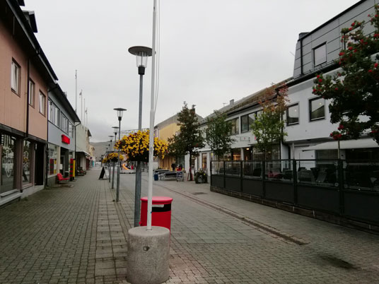 Bild: Fußgängerzone in Kirkenes