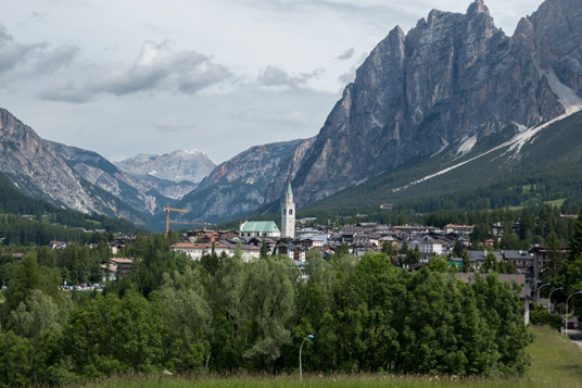 Cortina d'Ampezzo, 351 km ab München