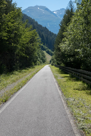 Radweg München-Venedig, westlich von Gossensäß auf alter Bahnstrecke, 224 km ab München