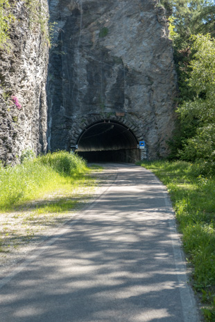 Radweg München-Venedig auf alter Bahnstrecke nördlich von Gossensäß, 220 km ab München