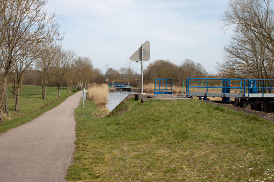 Paneuropa-Radweg am Canal de Jonction