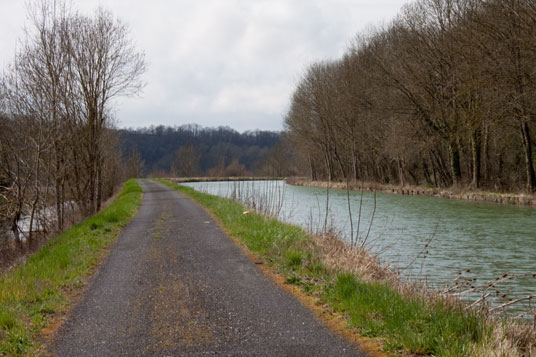 Paneuropa-Radweg am Canal de la Marne au Rhin bei Naix-aux-Forges
