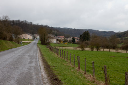 Paneuropa-Radweg am Canal de la Marne au Rhin nördlich von Bar-le-Duc, Frankreich