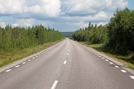 E45 etwa 15 Kilometer nördlich von Vittangi, Schweden