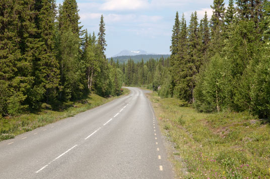 Straße vor Dikanäs, Schweden