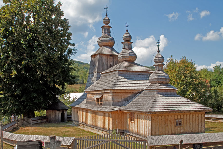 Bukovce an der Straße 575