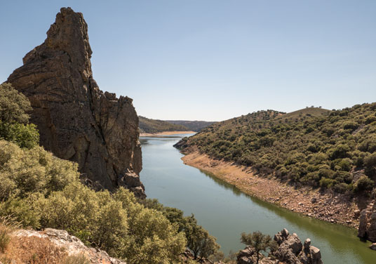 Salto del Gitano am Embalse de José Maria de Oriol im Parque Nacional de Monfragüe