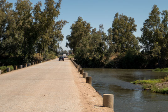 Eurovelo 1 auf der BA142 über den Rio Guadiana