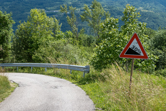 Starkes Gefälle hinab ins Tal der Piave, 662 km ab Start